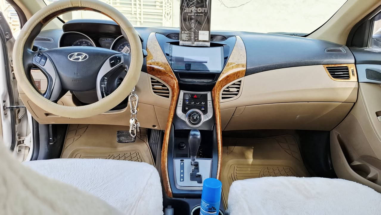 السلام عليكم النتره 2013 خليجي مكينه 1800 السياره جاهزه من كلشي كير مكينه حداديه تخم تاير السياره فول بيه باب الصدر مصبوغ والباقي كفاله رقم اربيل بسم كردي تريد وكاله تريد تحويل سنويه نافذه السعر 113 وبيه مجال قليل مراوس هم ترهم اذا قريب عليه المكان كربلاء طويريج ***********
