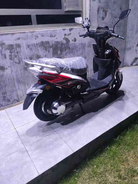 اسلام عليكم ورحمة اللٌه دراجه شحن للبيع من شركة ليما العراق
دراجه جديدة💖

موصفات🔥🔥
1..ملف نحاس 2500W
2..بطاريات مسطرة عدد 6 كرافين
3.. شاشة ديجتل +شاشة اعطال 
4.. ويل كب نوع جداً متين ويتحمل الاوزان
6..تحتوي على 3 سرعات 
7..دبلات هايدروليك 
8..نضام Rالرجوع للخلف 
9..نضام p نضام الحماية 
10..نضام التشغيل بصمة/2مفاتح
12..بريك دسكات امامي وخلفي
ملاحظة:…. سبب البيع عندي عملية بعد اسبوع
تواصل واتساب ه‍ ***********
