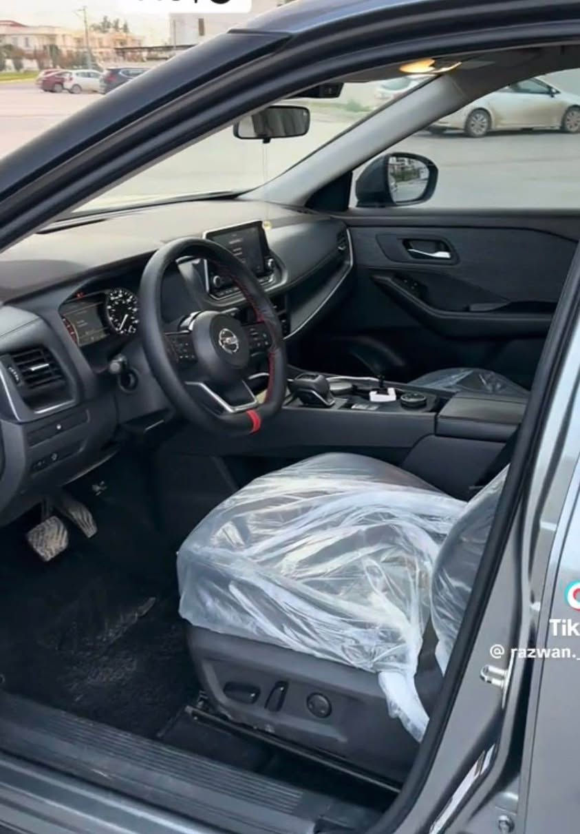 نيسان روگ ٢٠٢٣ مواسةفات sv دةبل اكسل ٢ پارچةي بؤياغة چاملغ و بؤنيت ايرباگ سوكان و شان سيستةمة ٢٨ هةزار مايل روشتوة   (***********) واتس ئاپ (***********) ١٤٥ و معامةلة أربيل, العراق
