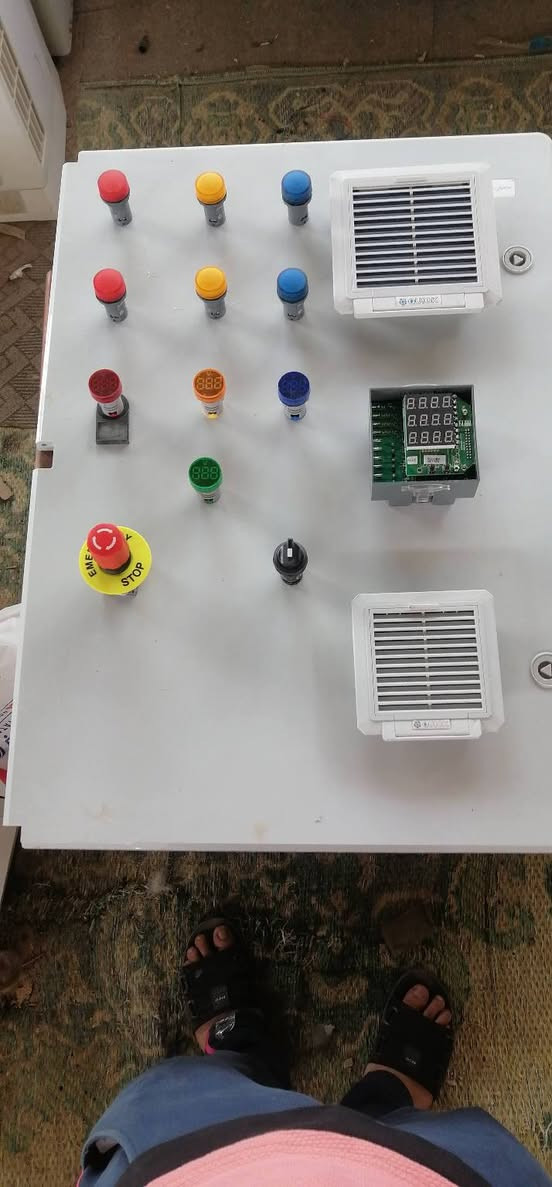 الورشة الهندسية للتأسيسات الكهربائية عامة نصب وعمل بوردات سيطرة ATS بغداد ***********
