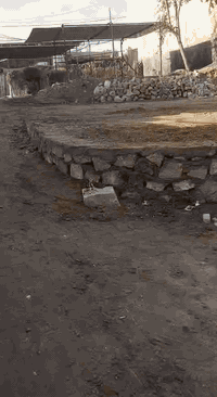 قطعه أرض سكنيه ركن في الدواره منطقه السكله قرب مدرسه الرساله  مساحه ١٦...