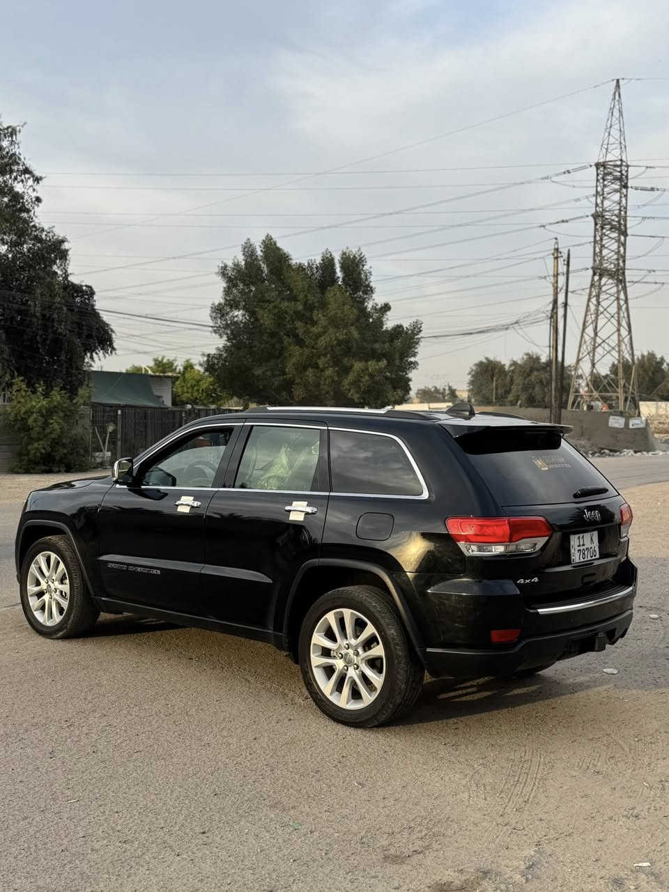 للبيع جيب 2021 السيارة جديدة بدون اي نقص رقم بغداد تحويل ثاني يوم
فئة لاريدو 
ماوس
تشغيل عن بعد
شاشة جبيرة
كشن كهرباء
السيارة كفالة عامة بدون لغود بدون شواصي بدون ايرباك فقط بيها 3 قطع كلير اماميات بس السيارة بدون ايرباك!!
مكان السيارة الدورة شارع 60
سعرها 220 بيها مجال للشراي
رقم الهاتف ***********
والسيارة كلش جديدة واكفلها من النقص
