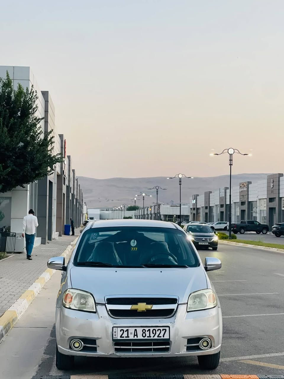 شۆفرلێت ئەڤیۆ مۆدێل ٢٠١٠ سەنەوی تازەیە بەناوی خۆمانەوەیە تەحویل غەرامە بەشەرت بێ دەعم و لێدراو  گێڕ عادی سێ پارچەی بۆیاخە بێ ناوگرتن کارەبایی و گێڕ و مەکینەی بەشەرت#سلێمانی ***********☎️*********** السليمانية, العراق
