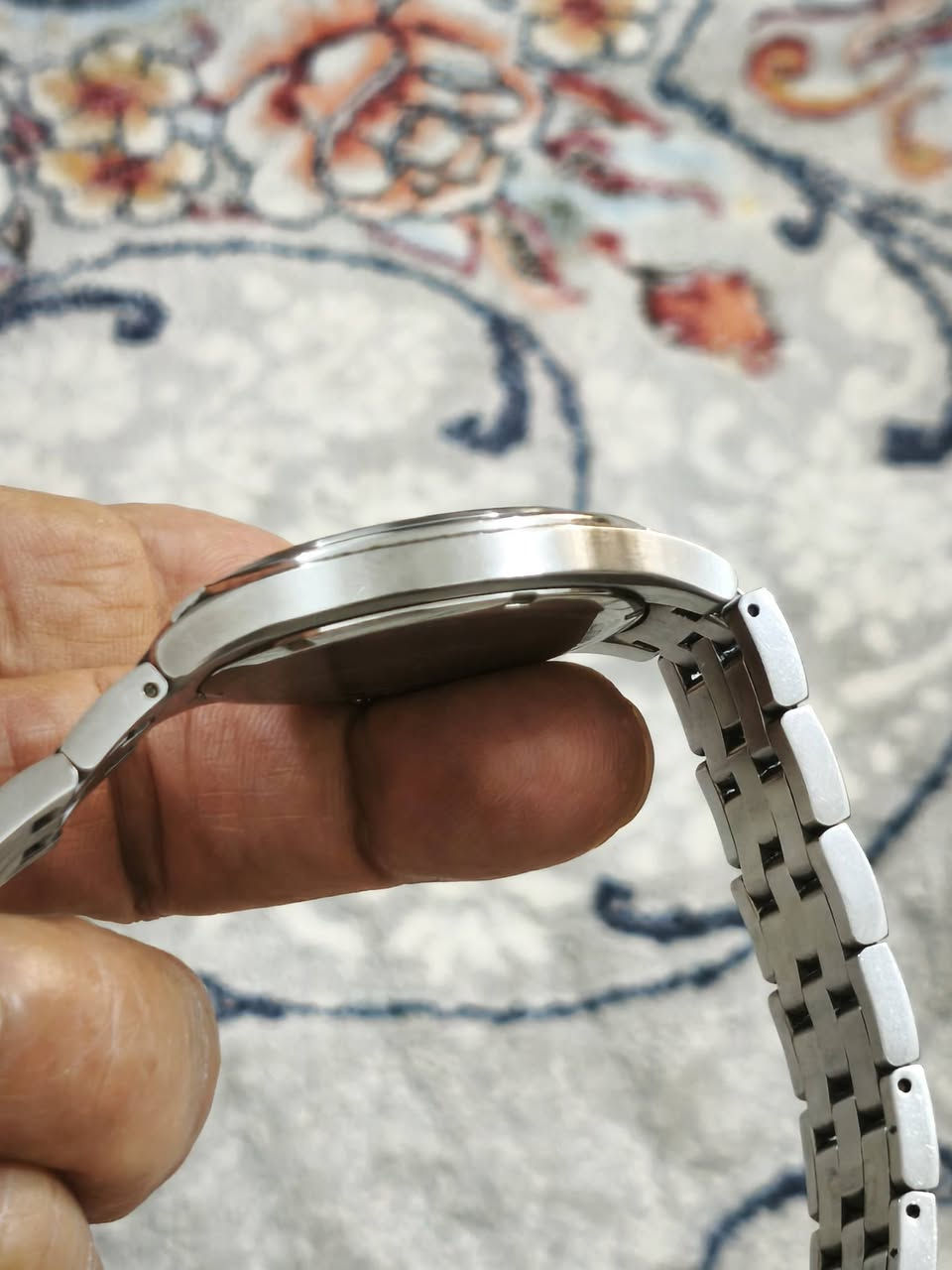 السلام عليكم..
برنارد اج ماير كوارتز بطاريه مع العلبه الاصليه
نظافة الساعه ممتازه جدا
القطر ٤٣ بدون الزمبلك
السعر ١٧٠ دولار


**إذا كنت صاحب هذا الإعلان وتريد حذفه لأي سبب، رجاءا أرسل رسالة إلى الدعم الفني**