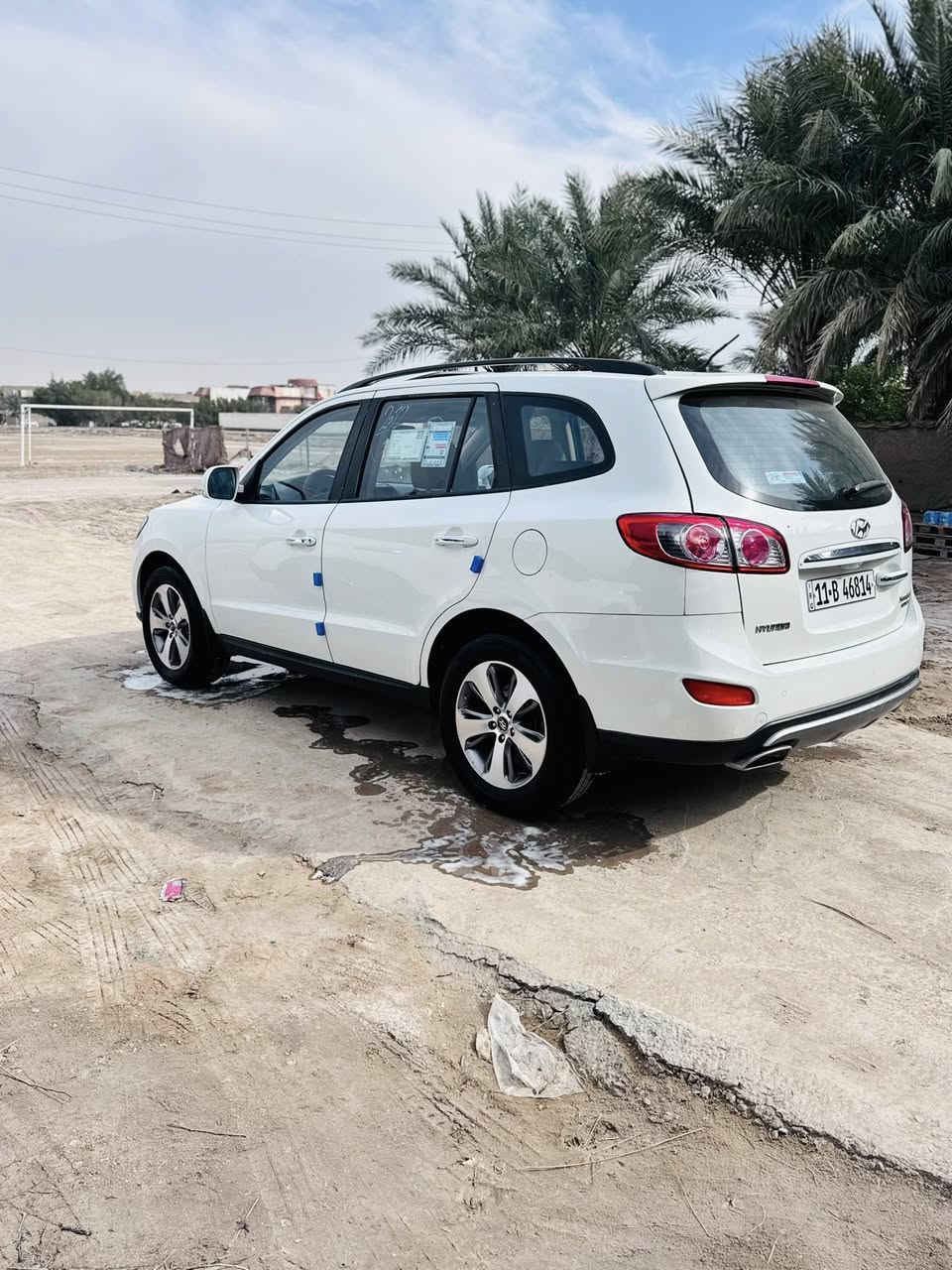 سلام عليكم
سنتافي ٢٠١٢ رقم بغداد الجديد 
مكينه وكير كفاله 
فول موصفات 
٦ سلندر 
بصمه 
٧ راكب 
٣ قطع تبريد 
كشنات جلد 
كشن كهرباء 
حساس وكامره بلادي 
تبريد لمس 
سياره جديده واحلى من الصور بيه بارد قليل بربع الجاملغ الأمامي جهت العبري وتكحيل بطرف الباب والباقي كفاله 
مكان السياره الديوانيه-عفك 
السعر ١٦٧ وبيه مجال قليل 
*********** محمد
