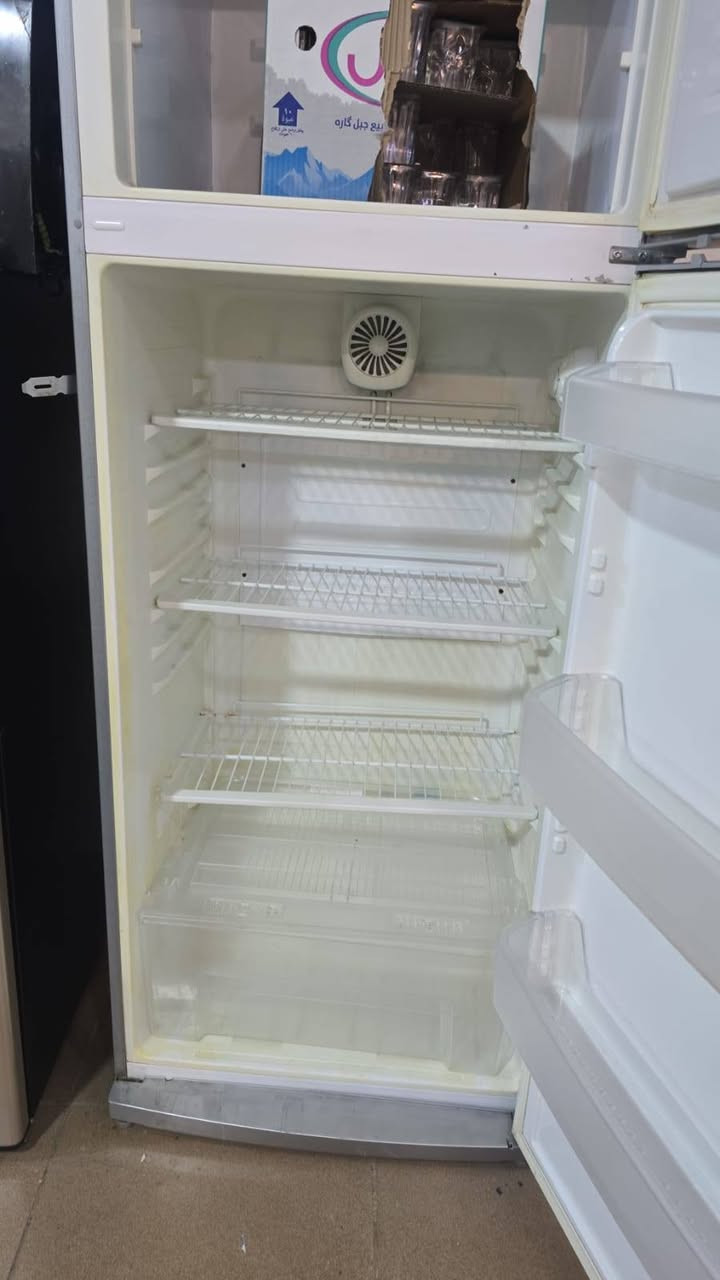 ثلاجه ارجلك وضع الشركه شغال شرط حجم ١٨ سعر ١٨٥الف للتواصل خاص ويوجد توصيل لباب البيت


**إذا كنت صاحب هذا الإعلان وتريد حذفه لأي سبب، رجاءا أرسل رسالة إلى الدعم الفني**