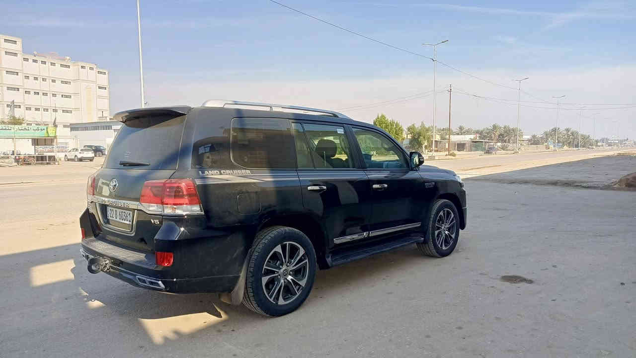 السلام عليكم
لاندكروزر موديل 20
رقم اربيل الجديد تريد تحويل تريد وكاله 
بحرينيه باب اول 
فول مواصفات 
تلث شاشات
كشنين كهرباءي ي 
داخل قرميدي
ماشيه 98 الف مشي حقيقي 
مكفوله كفاله عامه
كير محرك كله شركه تخم تأير جديد توني شاده اله
مكينه 6 سلندر 
السعر 518 
وبي مجال للشراي 
المكان بابل الحله الشوملي 
للاستفسار 
***********
غير متواجد ع النت فقط اتصال 
اتصل ودلل تفاصيل اكثر
