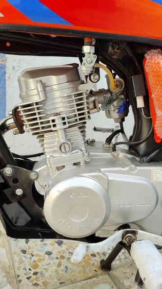 سلام عليكم دراجه ارشا موديل 2023 لون برتقالي صالنصه ام صوت فقط بستم ولباقي مكفول دراجه جديده سعر 875 اوراق اصولي وكيله العارضي مكاني نجف رقم ***********
