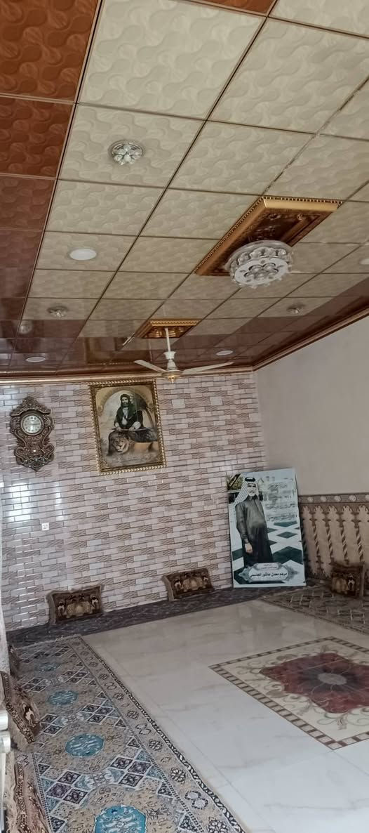 سلام عليكم بيت للبيع مساحه ٢٣٠ متر ٣اغرف نوم صاله مطبخ ستقبال  حمامات داخل وخارج العنوان شارع مطار القوسي جيهة الحرفيين شارعه ٨متر سعره ٧٠بي مجال هواي هذا رقمي *********** بي واتساب هذا ثاني ***********
