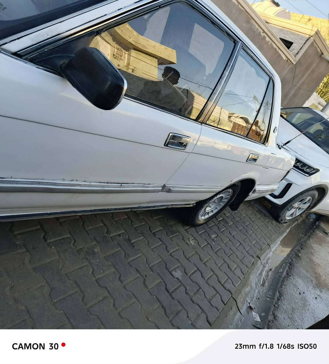 السلام عليكم سياره كراون سيدان للبيع او مراوس يسره بلاد ***********
