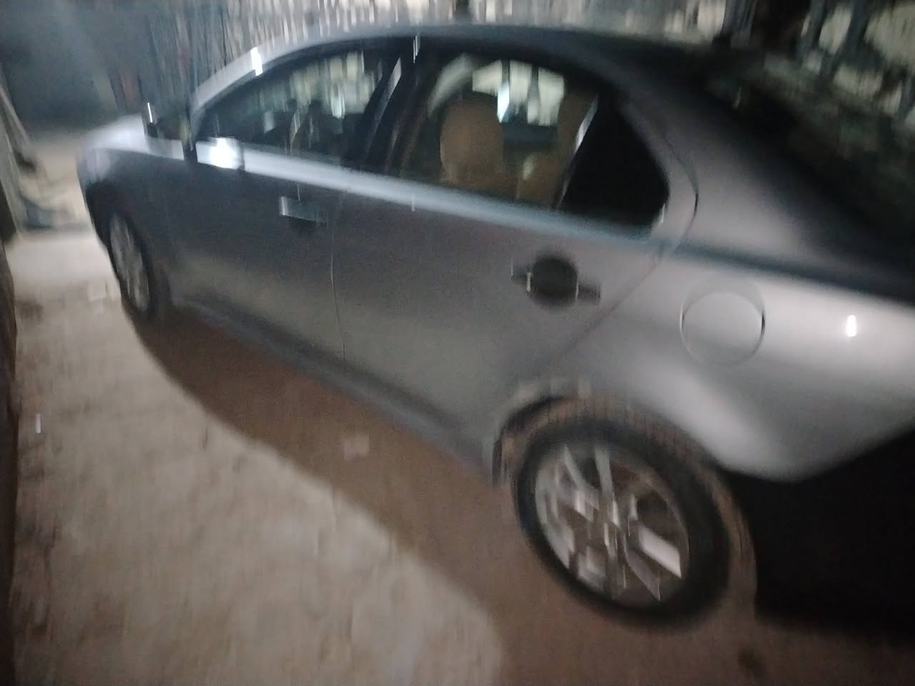 لانسر صالون قرش موديل١٦ للبيع وارد خليجي الرقم بابل تخم تاير ومحرك وكير تدفئ وتبريد فول وحدادية فقط صبغ صفحة السائق بدون ضربه  السعر خاص او على الأرقام التالية ***********او ***********
