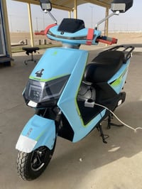 دراجة شحن للبيع اربع سرع طياره التاير حجم 12 الملف 2000 البطاريات جديد...