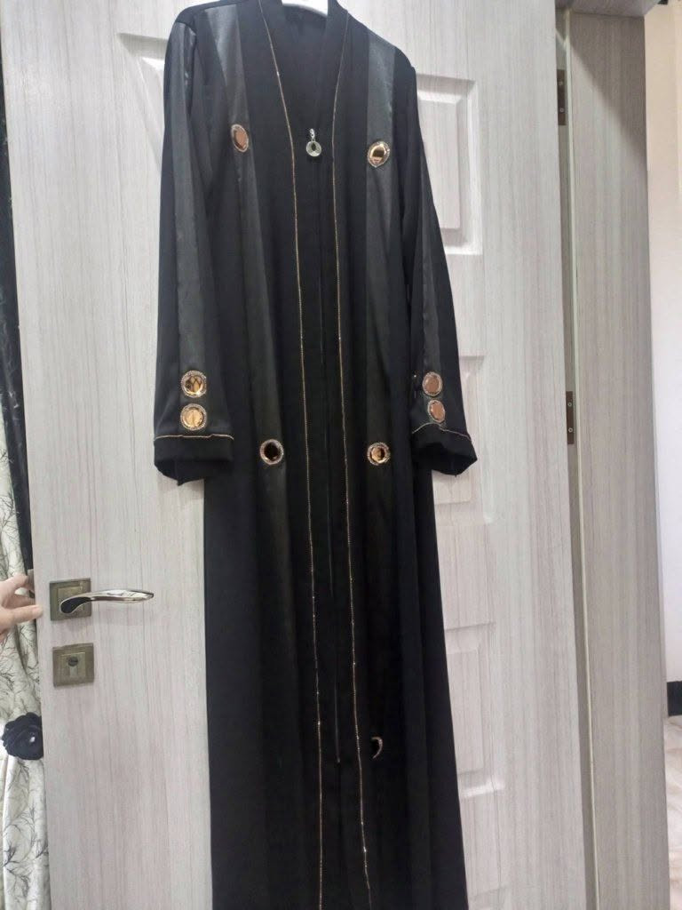 السلام عليكم 
عبي وفساتين نسائيه للبيع 
احذيه وجنط هم للبيع 
متوفر توصيل محافظات


**إذا كنت صاحب هذا الإعلان وتريد حذفه لأي سبب، رجاءا أرسل رسالة إلى الدعم الفني**