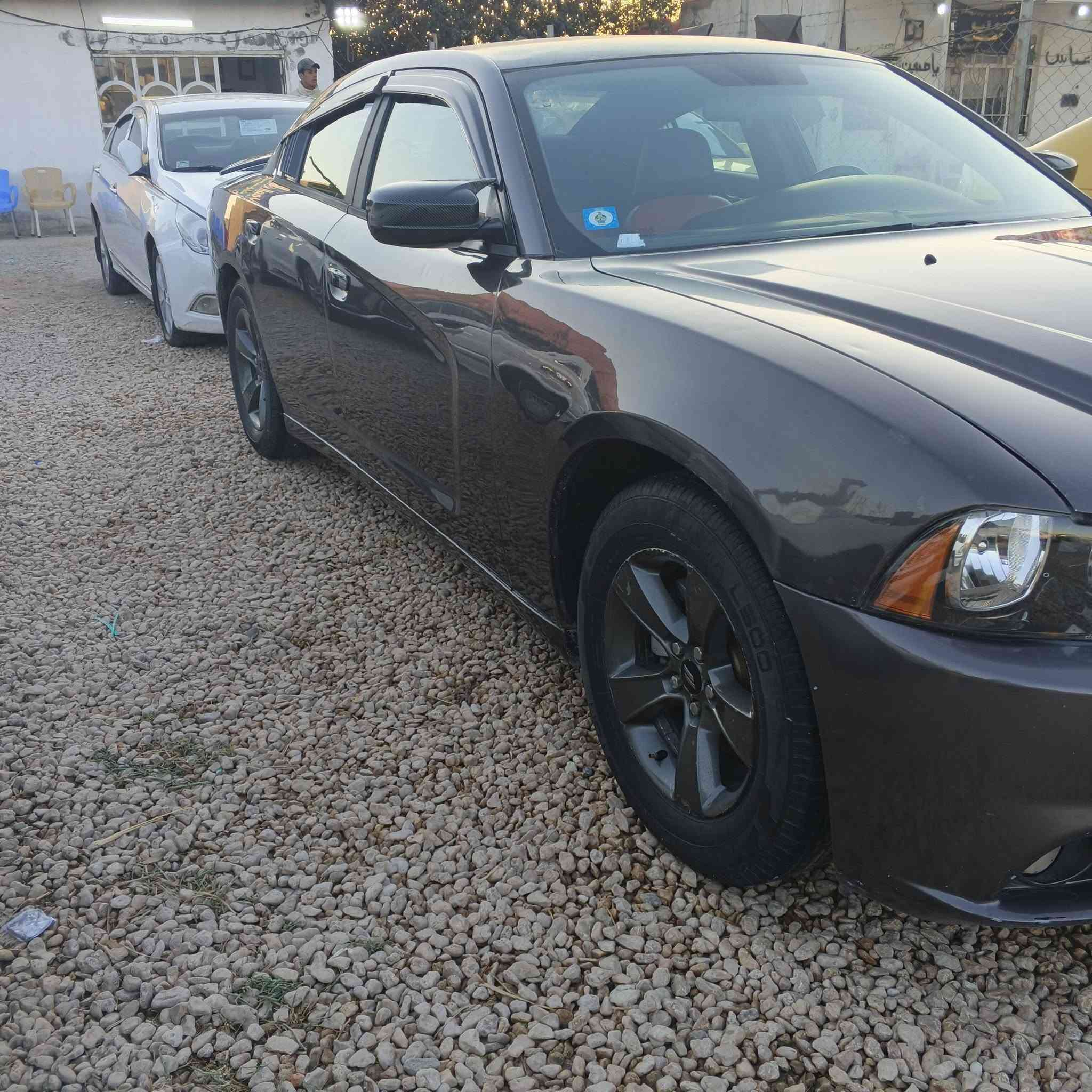 السلام عليكم 
اللبيع اؤ مراوس 
جارجر 14
رقم بغداد تحويل مباشر رقم جديد 
سيارة صبغ عام حادث جاملغ وباب سايق 
مكينة وكير جدد تخم تاير صدر بي ضعف 
مواصفات عاديه سعره 128
مكان بابل القاسم ***********
