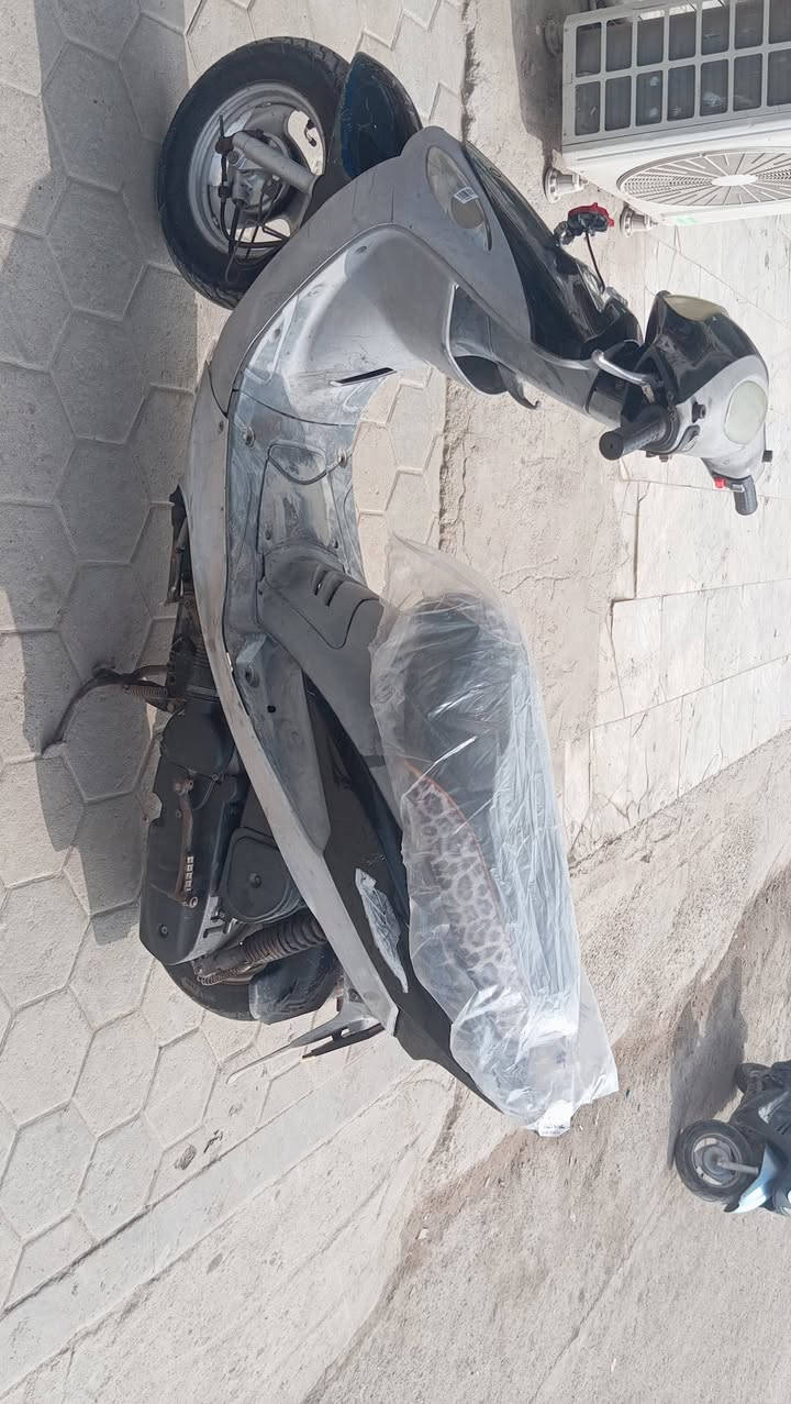 السلام عليكم  دراجه ماكس منغولي نضيفه كلش كله شغال من الايت للبكلايت   مكينه 50بلاد مكاني ناصريه حي الشهداء قرب البانزين خانه مال المهندس الرقم ***********
