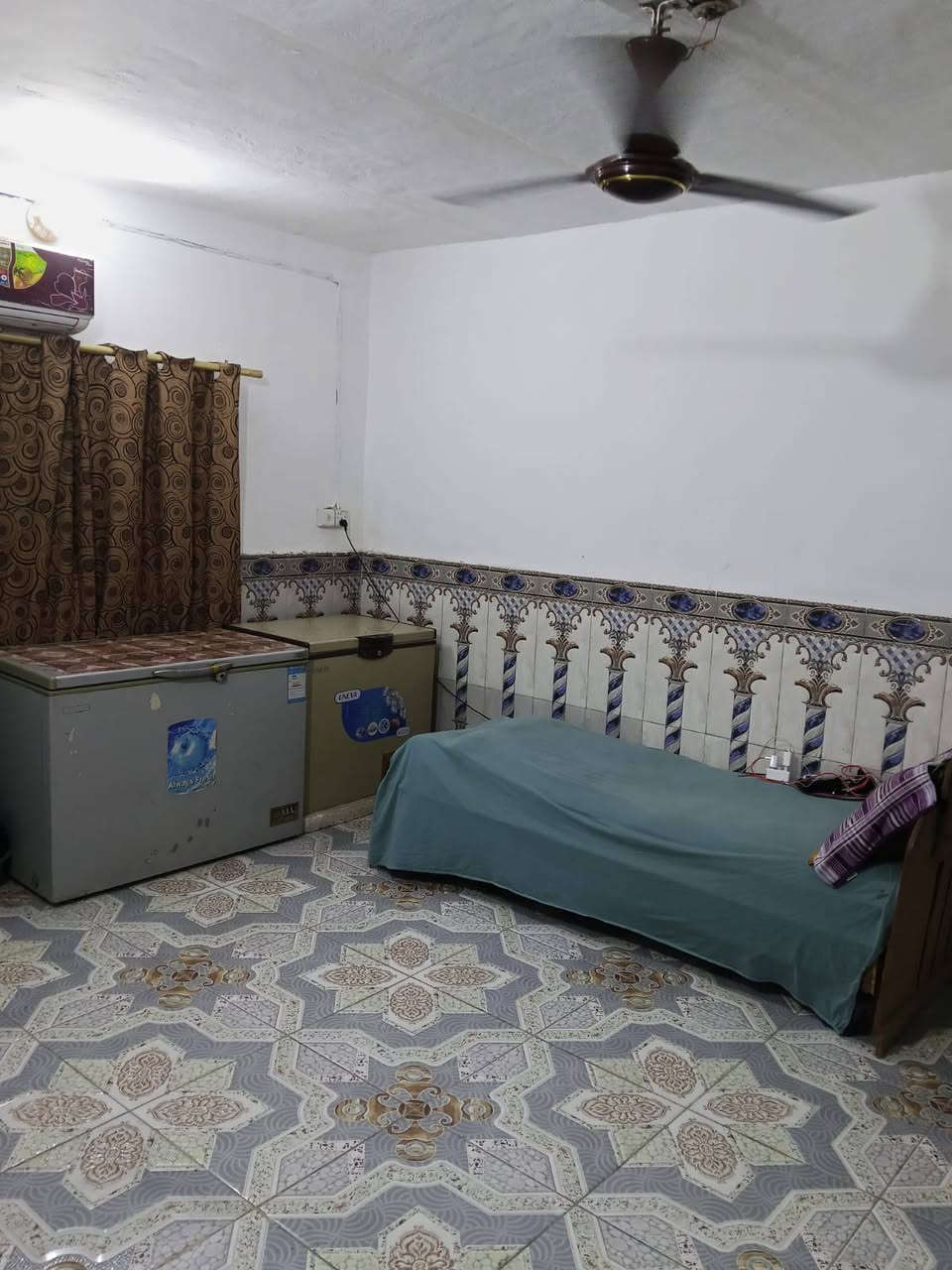 السلام عليكم بيت للبيع بالسكك المساحه 100 مربع كامل خدمات مقرنص باب البيت ومجاري البيت البيت نظيف كلش يتكون من غرفتين وصاله ومطبخ وصحيات خارجيه البيت عكاده السعر 30 مع قليل من المجال


**إذا كنت صاحب هذا الإعلان وتريد حذفه لأي سبب، رجاءا أرسل رسالة إلى الدعم الفني**