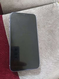 11 عادي ذاكره 128 مستبدل فقط بطاريه كلشي شغال ويا كارتونته سعره 225 بي...