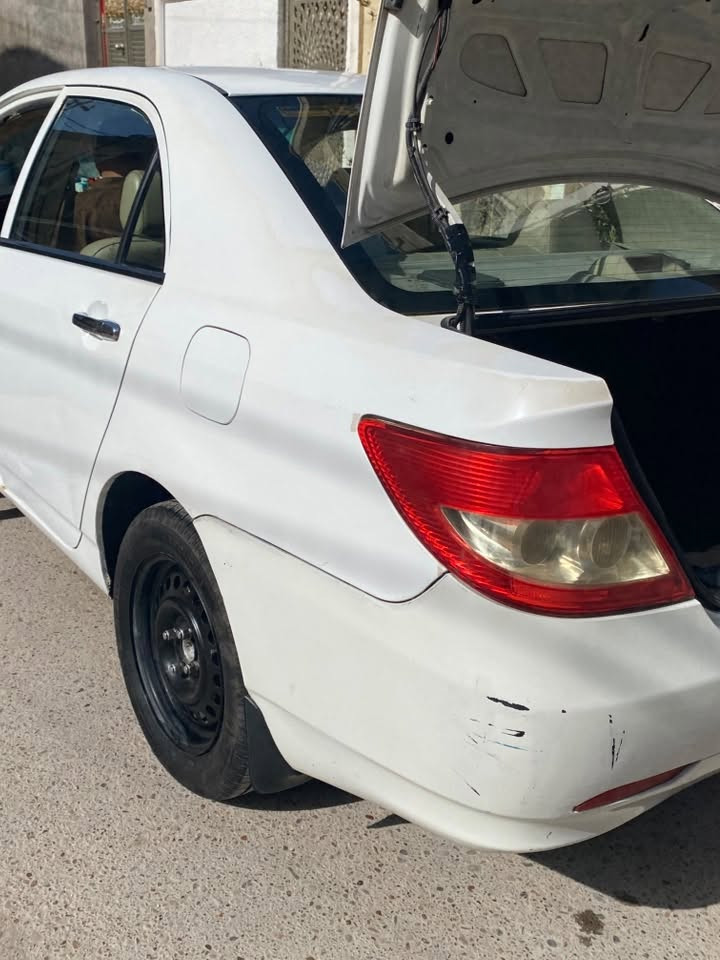 السلام عليكم سيارة BYD F3 2013  رقم انكليزي بغداد ب اسمي كير مكينة مسيوبوشي ياباني سيارة جاهزة نظيفة مال بيت خير منً الله تبريد ثلج شغال سياره تخم تاير جديد وشاشه سيارة متتعوبة استخدام شخصي شوفة عينك بيها فقط بارد وره باب السايق 

للاستفسار /***********
