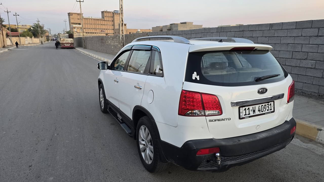 السلام عليكم سورنتو خليجي موديل 2011 سياره فول واحد ع واحد بيها صبغ جاملغ خلفي وييها التكمه ويا جاملغ ملاون محرك 4 سلندر دوش 2400  مكان السياره الانبار الفلوجه السعر 127 
***********
***********
***********
