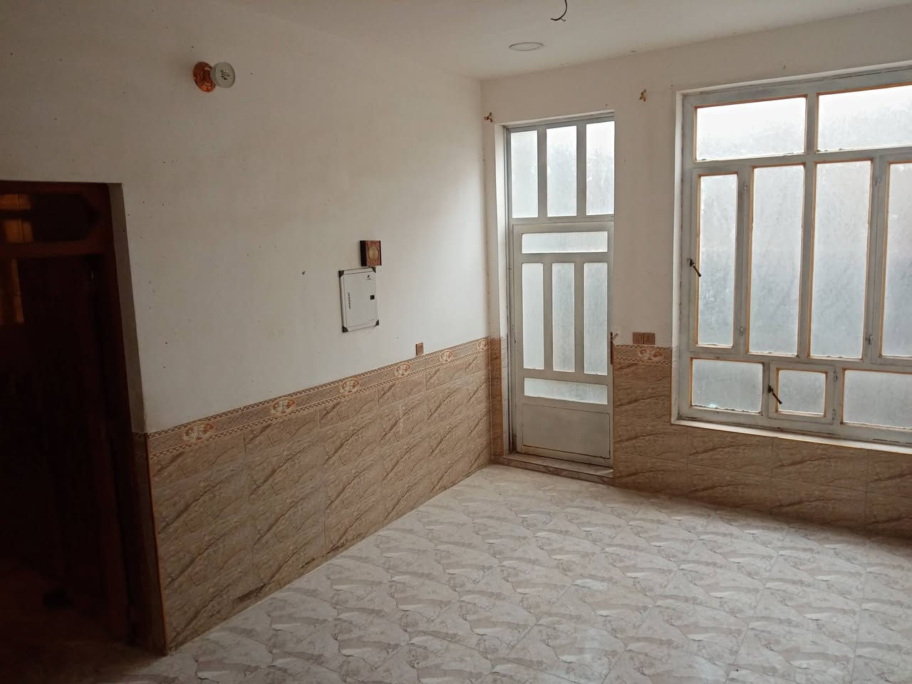 🕋بسم الله الرحمٰن الرحيم 🕋

👋السلام عليكم ورحمة الله وبركاته👋

🏪يعلن مكتب انمار للعقار

🌄الانبار قضاء الفلوجه

🏡 بيت 

#للبيع حي الخضراء خلف جامع التقوى 

🚧 بناء طابوك 

📐المساحه 260م  

📃طابو صرف سند تحويل ملكيه بسم شخص واحد 

🛣️شارع 10 تبليط خدمات مجاري 

🛑طابق واحد  
🔵استقبال وكراج  حديقه 
🔵مطبخ 
🔵غرف 2
🔵مناور 2
🔵صاله 
🔵صحيات 2
🔵الارضيه بورسلين 
 

💲#السعر المعلن 150مليون وقابل للتفاوض مع صاحب العقار 

🧑‍💻عزيزي عندك عقار وتريد تبيعه باسرع وقت راسل صفحتنه نلبي لك طلبك 🙏♥️

⁉️للاستفسار اكثر مراسله صفحتنا او زياره المكتب انمار للعقار الواقع على شارع 60 مجاور اسواق الايمان ومجاور المطعم والكوفي بلاك ساراي شارع السكلات او الاتصال 

☎️***********☎️كورك 
☎️***********☎️ واتساب  

⁉️اذا كنت تملك عقار وترغب في نشره مراسله صفحتنا او زياره المكتب انمار للعقار او ارسال المعلومات على الواتساب ☎️👆

⁉️الاسعار المعلنه في مكتبنا تحدد من قبل البائع وليس المكتب ونجمع البائع والمشتري وجها لوجه لاتمام عمليه البيع

⁉️متابعه ولايك للصفحه ليصلكم كل ماهو جديد فضلاً وليس أمراً

♥️طابت أوقاتكم بكل خير ♥️
