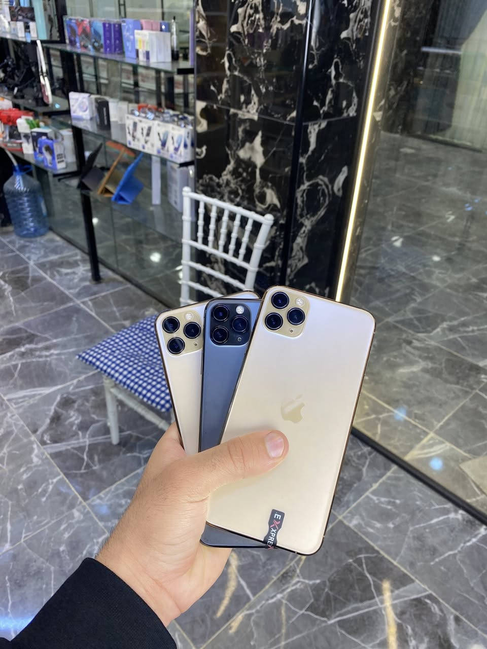 11برو ماكس
نظافة💯💯
ذاكرة ٢٥٦
باقي انظف قطعتين لون ذهبي انظاف لوك 
للاستفسار ***********
ضمان شهر استبدال وسنة صيانة وبرمجة
