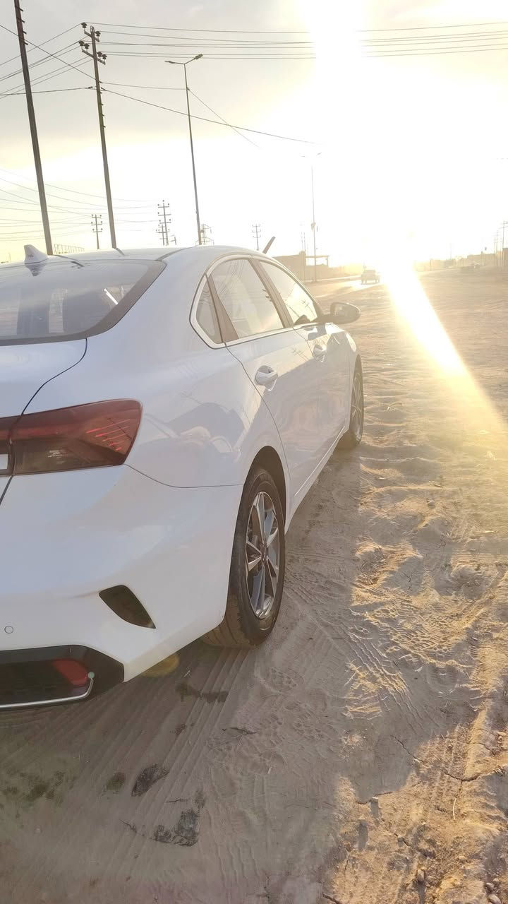 سياره K3 مديل 2025
رقم شمالي. سياره كلين فول مواصفات 
حساسات امامي وخلفي وشاشه بلاد
السياره ماشيه 24 الف بعدهي بوضع الشركه
مكاني البصره 
السعر 153 وبيه مجال حك الجيه
للستفسار اتصال ع الرقم ***********
