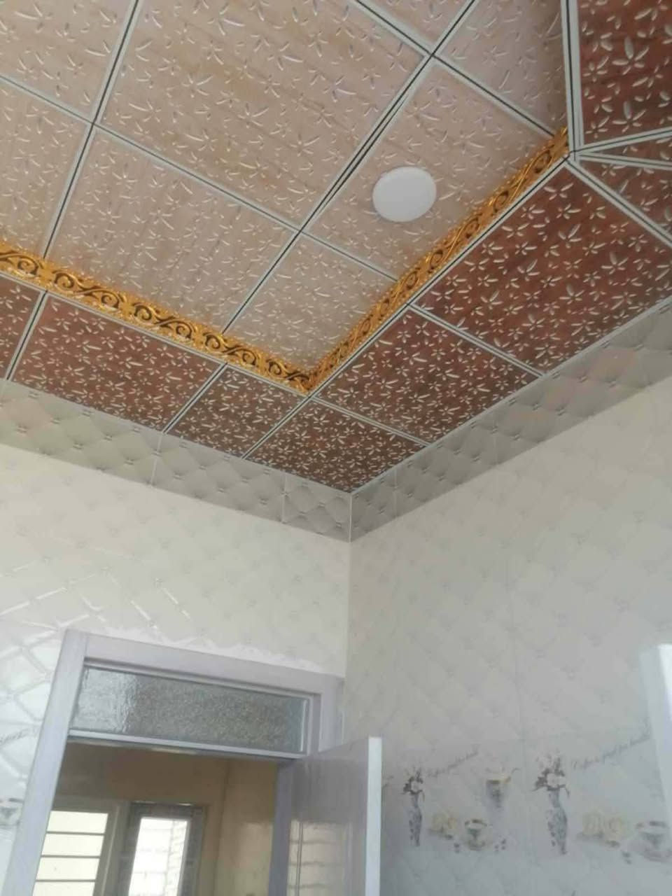 السلام عليكم ورحمة الله وبركاته
جمعه مباركه 
بيت جديد سعره مناسب للبيع الشبانات البزل الاول الفتحه الثانيه نضيف ومرتب وسعر مناسب طابق ونص 100 متر مربع يحتوي على غرفتين واستقبال ومطبخ ومخزن وصحيات داخليه وخارجيه يبعد عن الامام 2كيلو بناءه طابوك
السعر 60 وبيه مجال 
الاتصال برقم ***********
يرهم مقدمه 40وكل شهر 500
