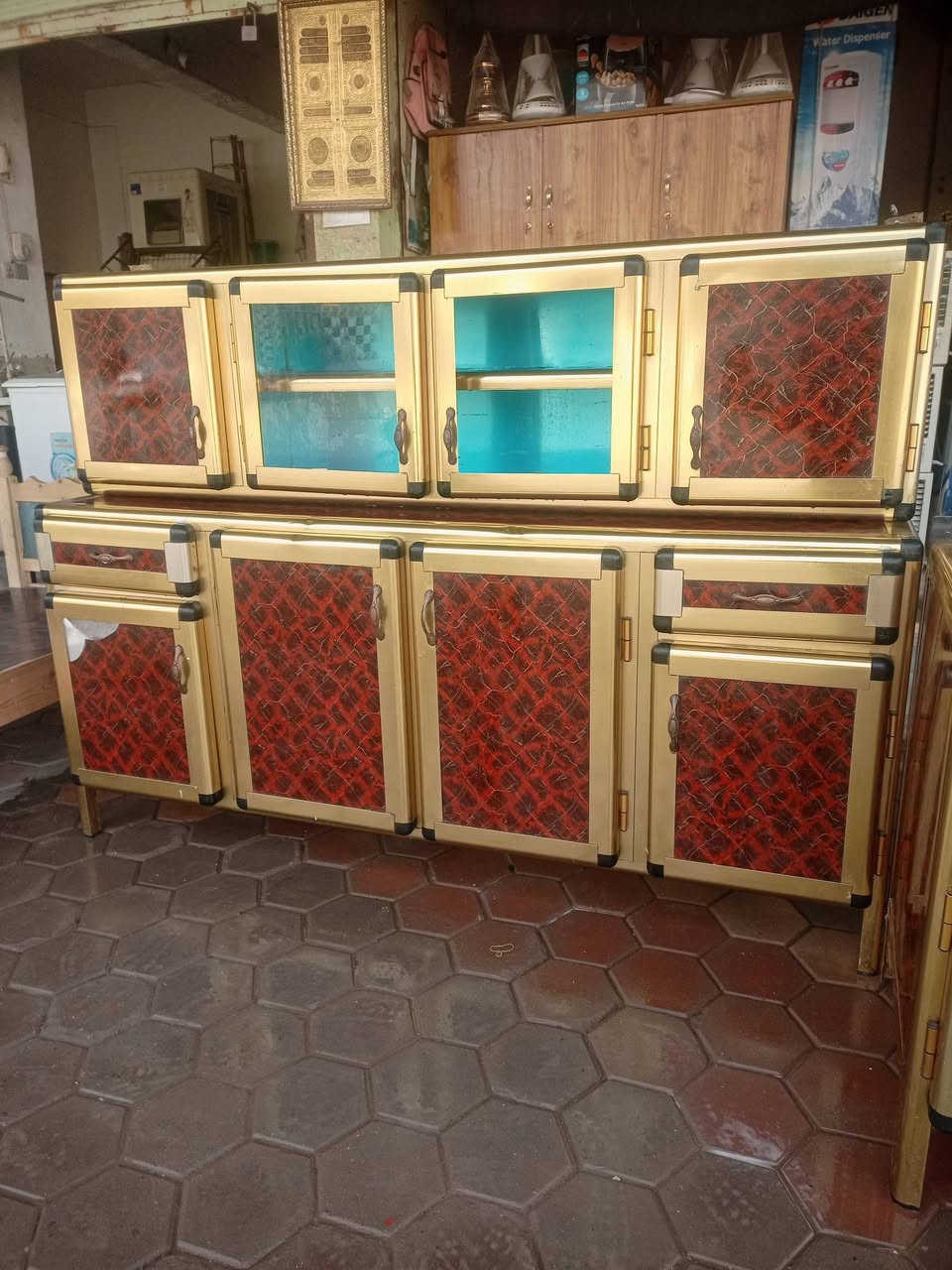 كاونتر +سنك سعر 200.الف الاستفسار على خاص او الاتصال ***********عنوان واسط الصويره حي الشهداء
