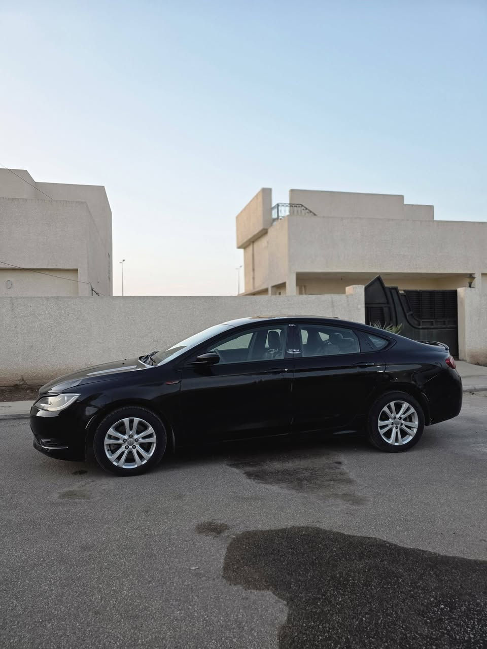 السلام عليكم
للبيع او مراوس بماليبو فقط
كرايسلر C200 موديل 2015
محرك 6 سلندر 3600 رقم بغداد
مواصفات السيارة S رياضي
شفتات ستيرن
كير ماوس 9 نمر
كشن السائق  كهربائي
منظومة عدسات زنون كلش قوية
كشنات جلد
بصمة جنطة
تحكم استيرن
شاشة
السعر 90$
حادث السيارة بأمريكا جاملغ امامي وباب وهنا جاملغ خلفي وباب
مكان السيارة كربلاء
للاستفسار
***********
‎0771 805 2243
