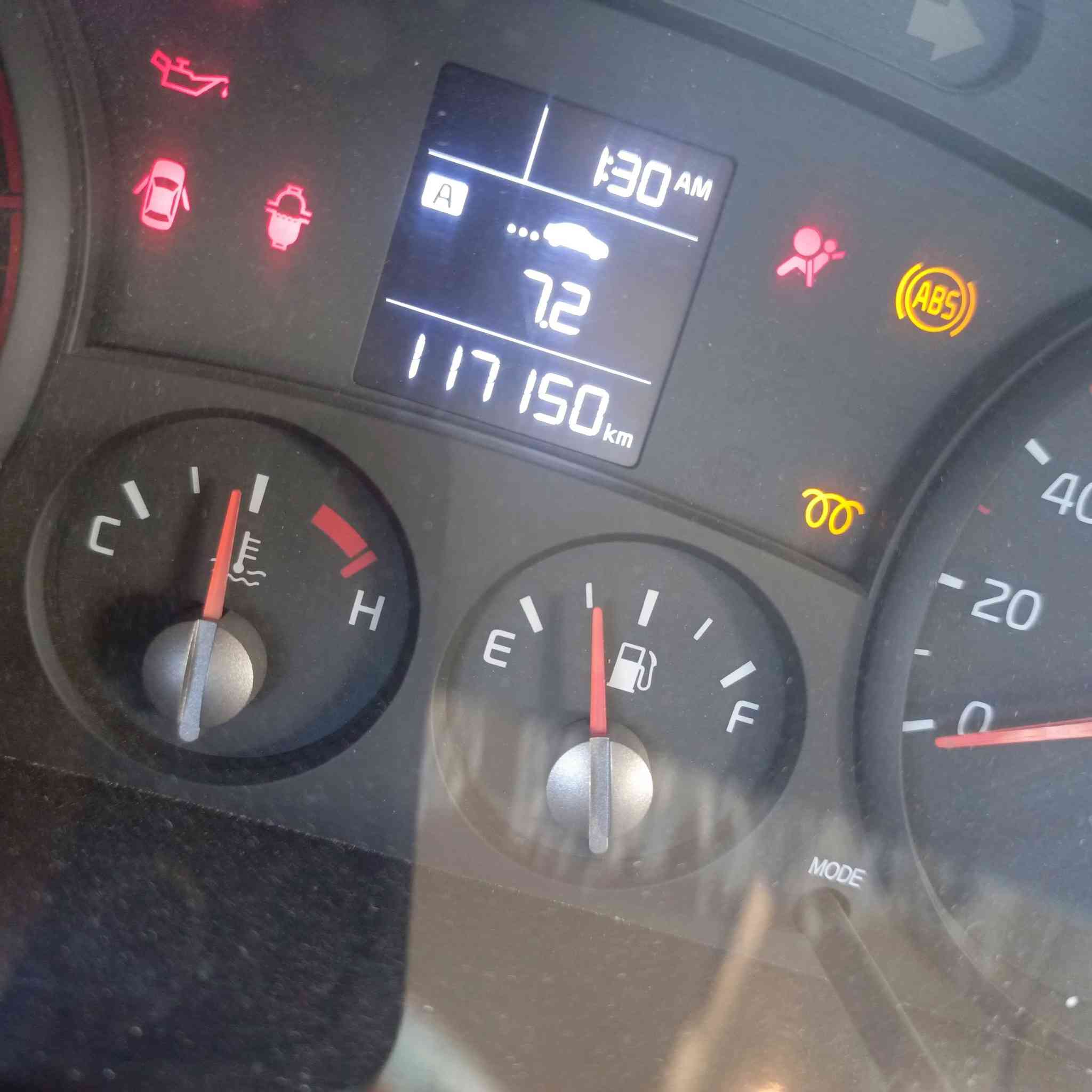 السلام عليكم كيا فحل موديل 2023 للبيع كفاله عامه عده بيه شويه بارد بدون صبغ بربع وموجود بصور شوفه محوره 14 ويل وتاير السياره جديده معنه الكلمه وبسمي تحويلك مباشر السعر 180 المكان الصويره رقم بغداد ***********
