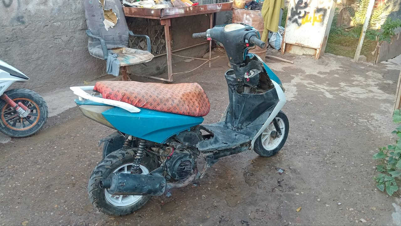 دراجه صينيه Fs لبيع دراجه مكينة حلوه و ناعمه بي كفره تعبان سعر ١٧٠ مكاني البصرة لهوير قرب الجسر الجديد  رقمي واتساب ***********
