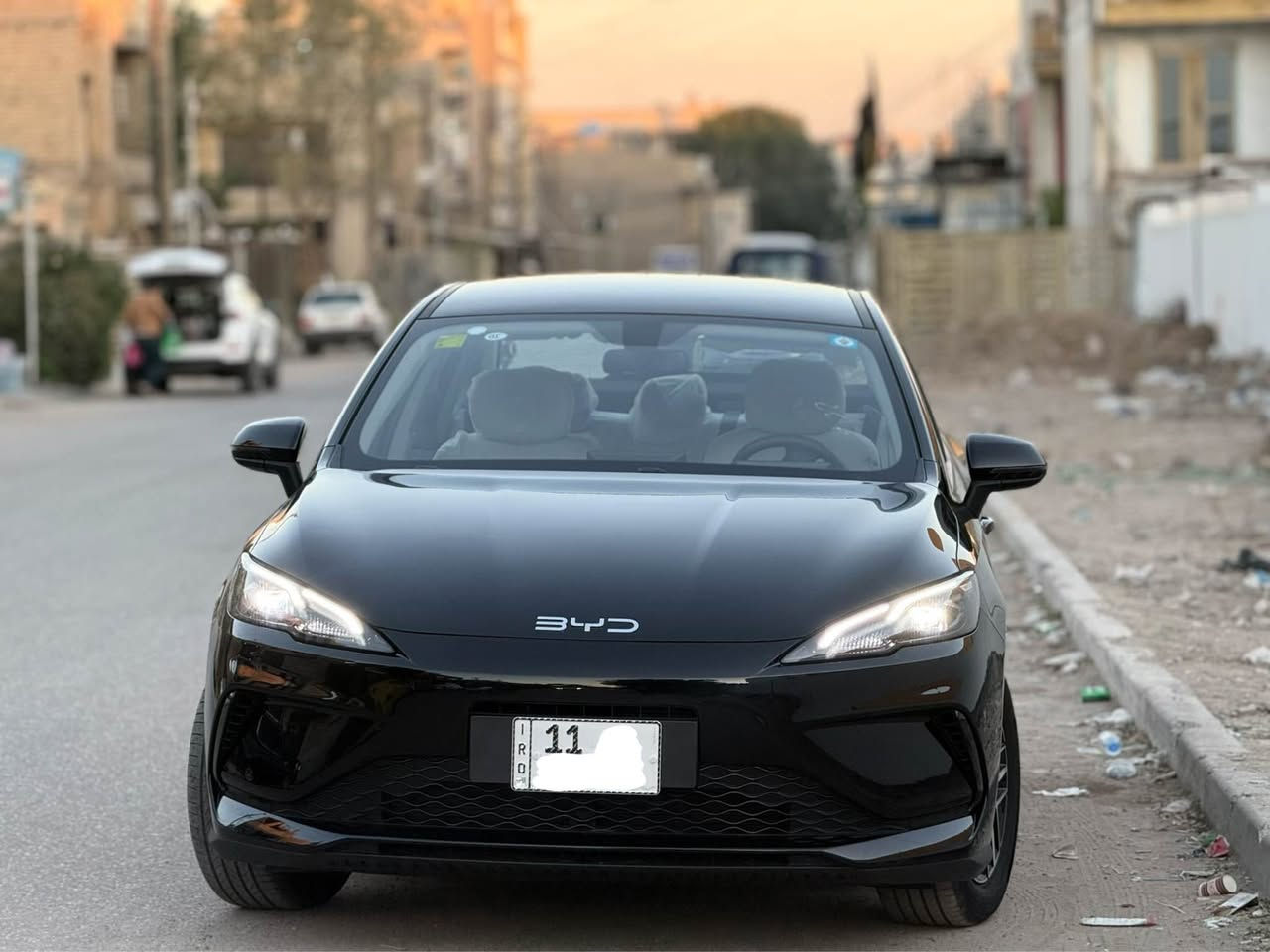 للبيع سيل 5 BYD Seal 
لون اسود 
**ويل كروم 2025
داخل ابيض جلد👍
زيرو كفالة عامة ماشيه 3 الاف على الهايبرد والكلي 5 الاف كيلو 

كامل الملحقات شاحنة اصلية سريعة + بصمة + كارت + فوم طوارئ + كاعيات وماسحات اصلية 
شاشة بلادية منزل كل البرامج عليها 👍
تفويله تمشيك 2100km
رقم بغداد جديد تحويل مباشر. 

السعر 128 وبيهه مجال
العنوان بغداد الدورة شارع ٦٠ 
الاتصال على الرقم 
 *********** يوجد واتساب بغداد, العراق
