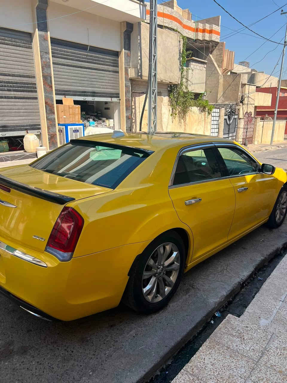 السلام عليكم

اوباما موديل 20 اصل فور ويل 

فول مواصفات 

بنوراما 

كشنات حار بارد

محرك 3600

كشنات جلد 

استيرن تدفى تبريد

منضومه غاز ابو الكارت

منضومه لايت شمسي 

منضومه تبريت قبل 10 ايام كشدور رديترات جديد 

بانكا دبل مروحه مال هيمي

محرك لا صرف ولا نفخ

بعدها باول صبغه

رقم نينوى الماني

الضرر جاملغ وربع البوند بدون شواصي  ولا لغد 

حداديه80بل ميه

العنوان موصل الجانب الايمن 

***********

السياره مصروف عليها

مايعوزها بس ستر الله

السعر 194بيها مجال بصيط
