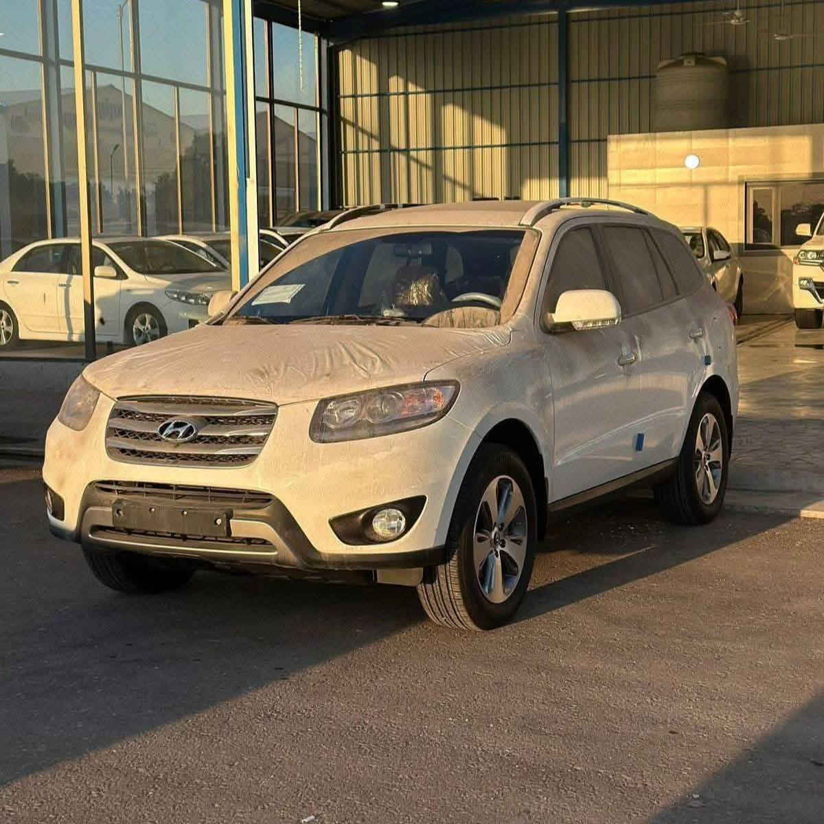 هيونداي سنتافيه 2012 زيرو 0 صفر كيلومتر 
مخزنه السياره بعدهه بتراب الشركة الوحيدة بالعراق 
فول 1/1 اعله فئه بل مواصفات 
محرك 6 سلندر 
فورويل دفع رباعي 4x4
السياره زيرو متروكه 
رقم بغداد دولي هزه 
وسنويه جديده 
🔴 السعر 💵 علق يوصلك سعر السيارة ✅
السعر :: اطلبه بالتعليقات يصلك خاص 📩


**إذا كنت صاحب هذا الإعلان وتريد حذفه لأي سبب، رجاءا أرسل رسالة إلى الدعم الفني**