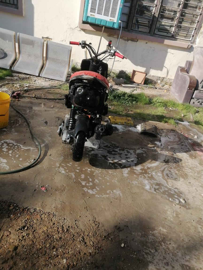 سلام عليكم ماكس عدله مال لعب  120دراجه شغاله بيه مكينه 55 أني ابيع كوم حديد شغاله لاتبخير ولا تنقيص  صالنصه رياضي درجه وين متريد توديك مكاني بغداد الحريه الرقم *********** سعر 250قفل السلف شغال بس الباتري كاعد
