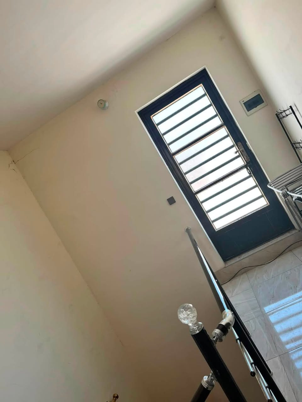 🏠 بيت للبيع -بناء حديث- منطقة النصر - المكاسب

المواصفات:
المساحة: 175 متر 
الطوابق: طابق واحد
الغرف: 2 غرف نوم + استقبال واسع + مطبخ
اضافات: كراج للسيارة
الموقع: منطقة النصر - المكاسب

السعر: خاص 
للاستفسار:***********
واتساب + اتصال

البيت جاهز للسكن مباشرة
