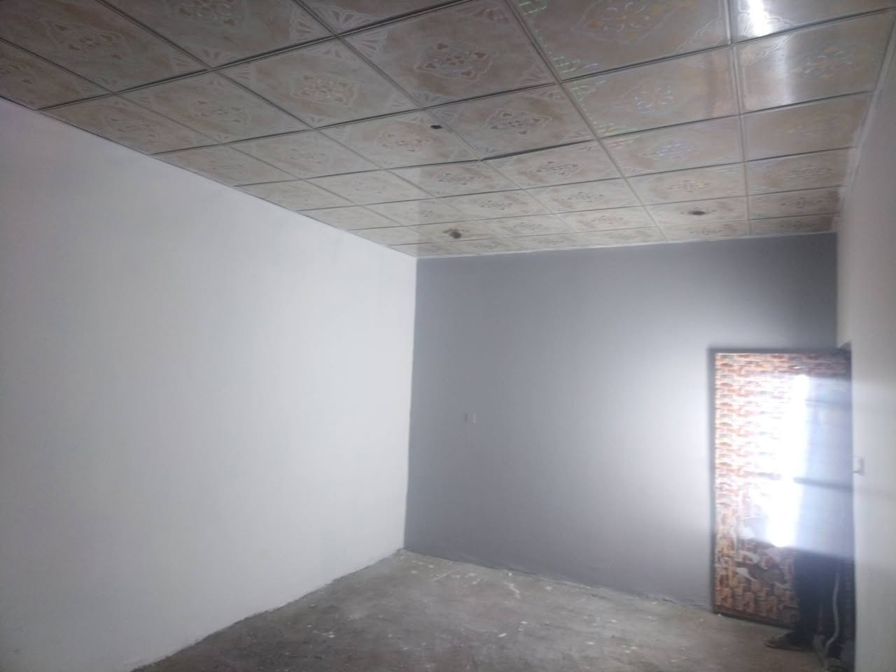 سلام عليكم بيت للايجار عنوانه شارع المطار القديم قرب الجامع الذهبي مساحته 120 اجره على عائله عله صغيره ما اجرى على عائله كبيره رجاء بدون احراج اتوصل عله رقم ***********
