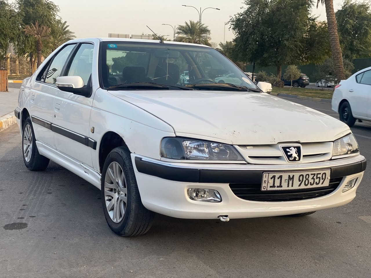 السلام عليكم 
بيجو بارص موديل 21
رقم بغداد باسمي 
سياره نظيفه وبدون اي ضربه فقط بارد بالبنيد وموضح بالصوره
كير مكينه تبريد حداديه كلها مكفوله 
مكاني بغداد الغزالية
السعر 71 ورقه وبيها مجال بسيط 
الشراي يتصل ويتدلل 
رقم ***********
