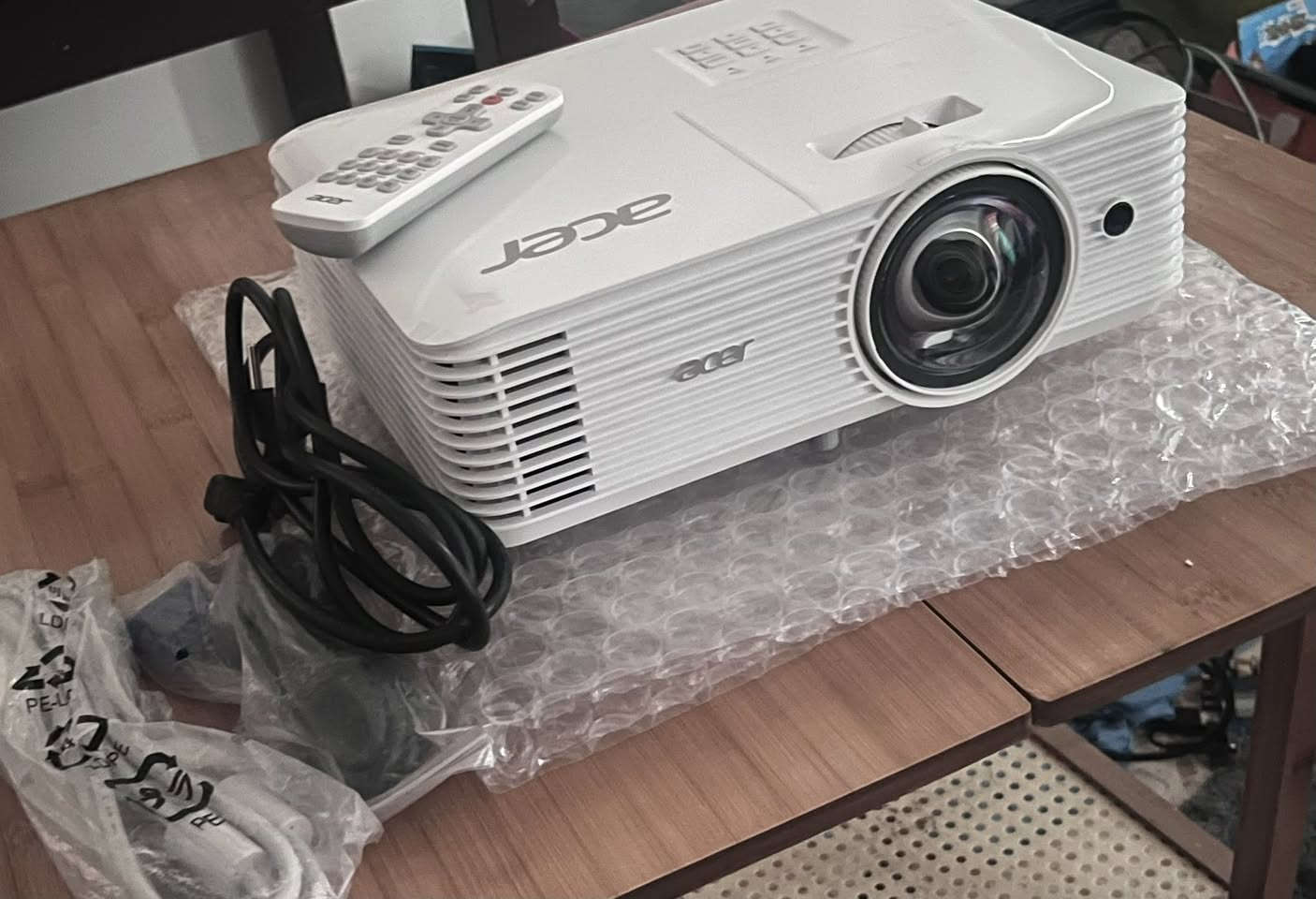 سلام عليكم  داتو شو اصلي ACER  الجهاز جديد تماماً، ما مستخدم ولا ثانية. رقم تواصل ***********
