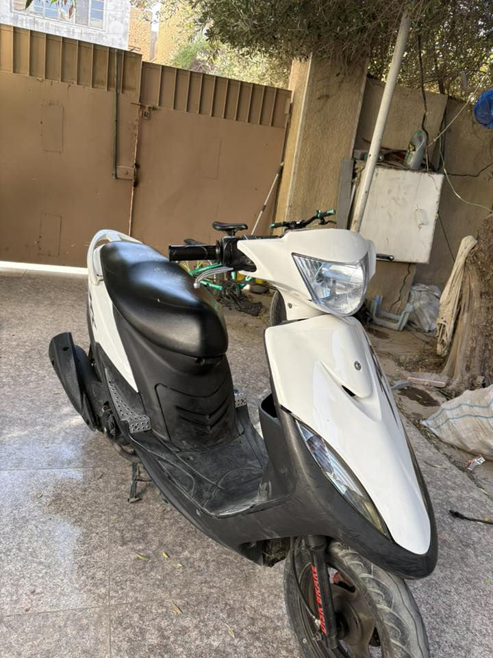 سلام عليكم ماكس عدله بوشه 49 دراجه مكفوله مكينتهه ونظيفه مصارلهه هواي من نزلت من الرمبه شرط تاخذها تترحملي عليها مكاني بغداد سبع ابكار الشراي يتصل سعرهه 900 وبيها مجال 
***********
