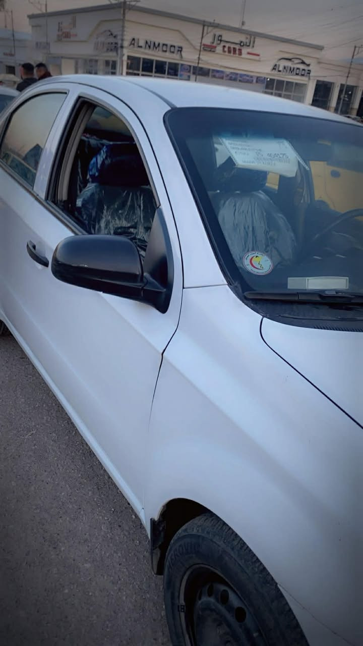 السلام عليكم
سيارة افيو 2007 رقم نينوى  سيارة بدون صبغ بدون معجون

محرك بداية  نفخ 

***********
