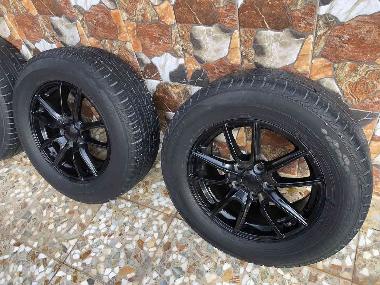 سلام عليكم للبيع تخم تاير دلوب لياباني وتخم ويل جديد سعره 550وبي مجال مكان بغداد رقم ***********
