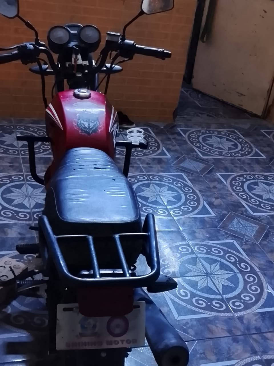 دراجه شونك للبيع السعر 575 بيه مجال  بيع مستعجل جديده كهربائيات كله شغاله مكفوله من كلشي موديل 23 محرك بلادي عنواني الرمادي حي ضباط للاستفسار على رقم ***********
