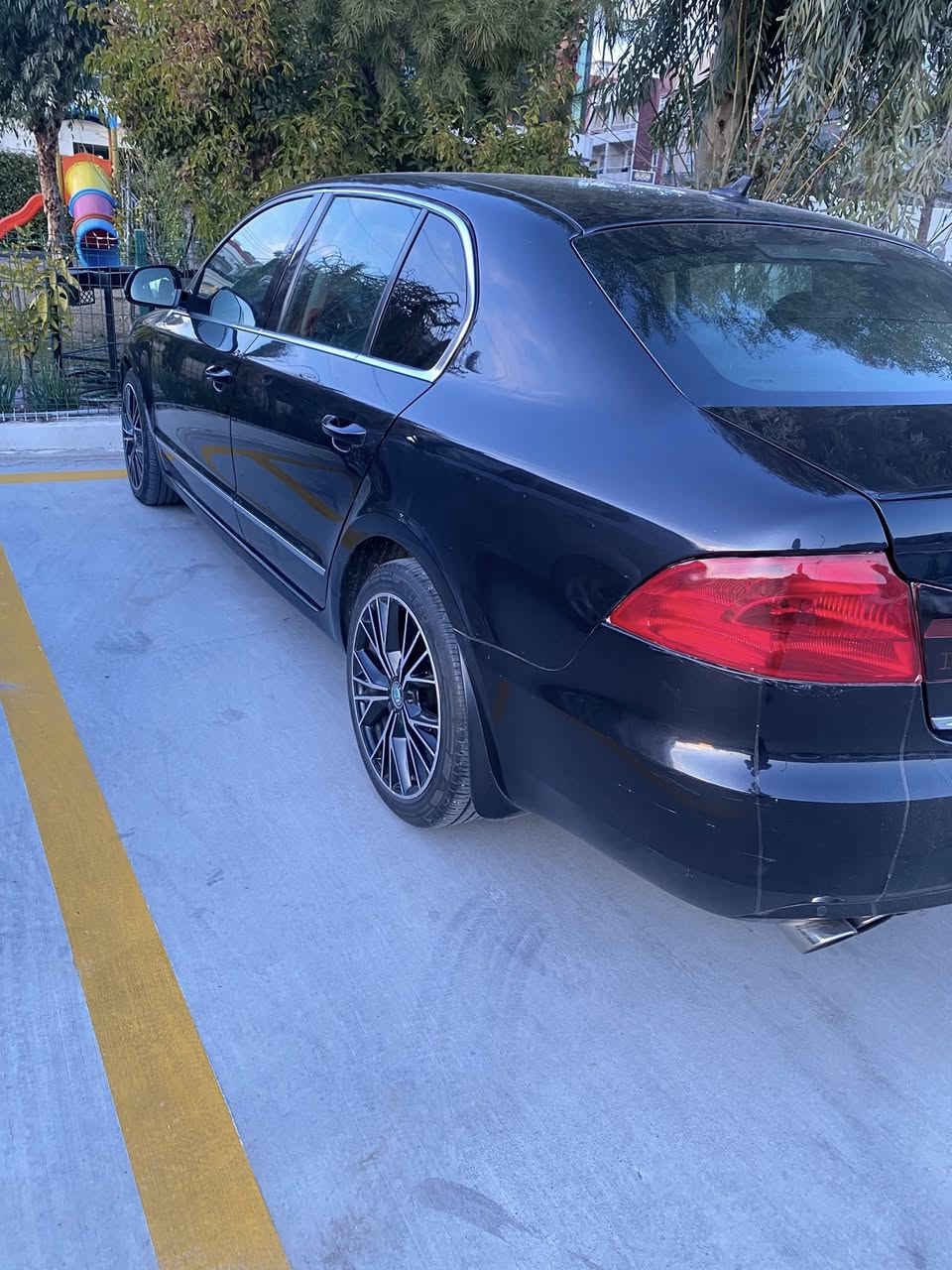 سكودا ٢٠١٣ سوبر بي
سعر ٨٥ ورقه ١١ ورقه غرامه يل سه ر 
٤ بستن مةكينه ١٨ دبل توربو
قطعه و نيف صبغ بي داخلي و ايرباك

قةبات مواصةفات:
شاشه ايباد اندرويد و يا شةريكي شي يا دكةل
سلايت

كوشن جلد و خةزن و هيتةر و باليفكا كةهرةبائي
كوشينت بشتي و سينكي هيتةرن
لايت متحرك كةل ستيرني
ماسيحا باقزكرنا لايتا اوتو
ماسيحا جامي اوتو اوبخو شول دكةت
صندوق ٢ مةرحةلا فةدبيت جةنته و نه جةنته 
حةساس سينكي و بشتي
اوتو بارك بو طةبقاندني
تبريد ٢ قطعه و مركزي 
فول تحكم ستيرن
تحكم يا تةبريدي ل بشتي
٣ بةرده ل دةركةها و جامي بشتي شةريكه 

رقم تلفون  ***********
