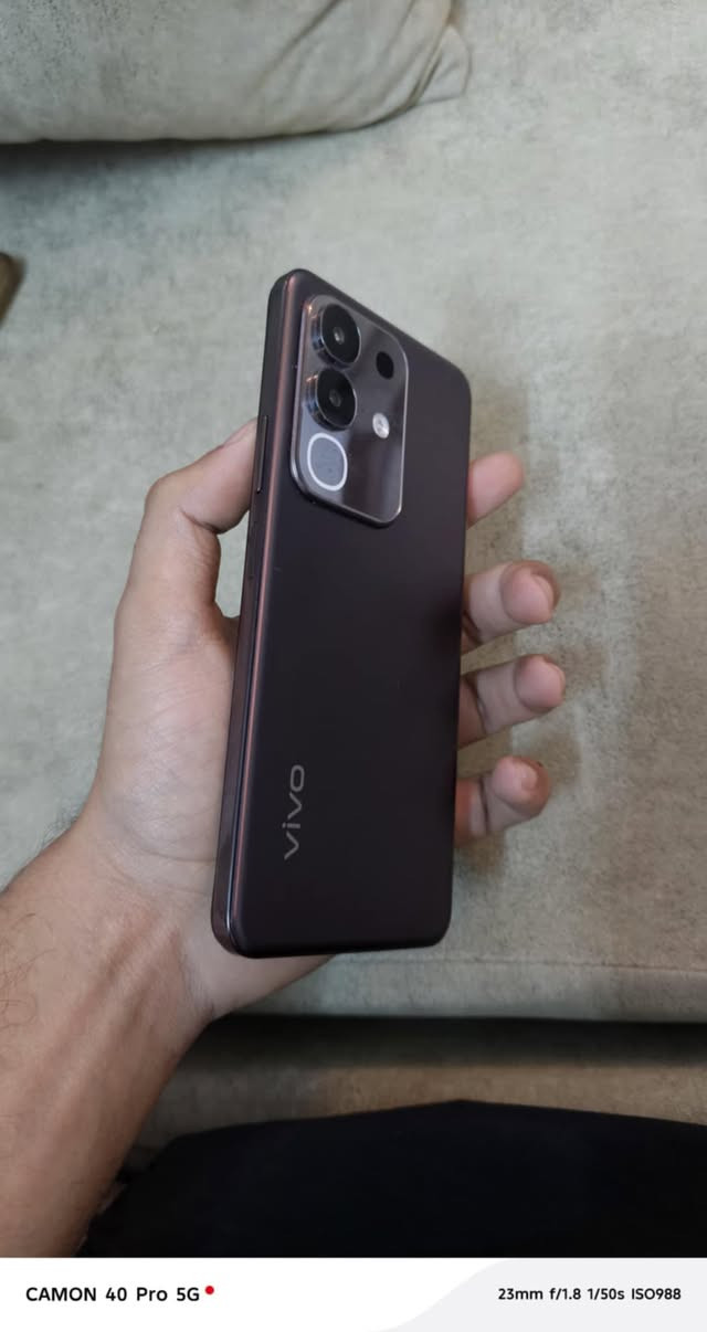 سلام عليكم عندي جهازvivo y29
جهاز كلش نضيف ويا شاحنته الاصليه تدعم الشحن السريع بي بس شخط بلضهر صغير كلش
سعر:150
رقم الهاتف:***********
