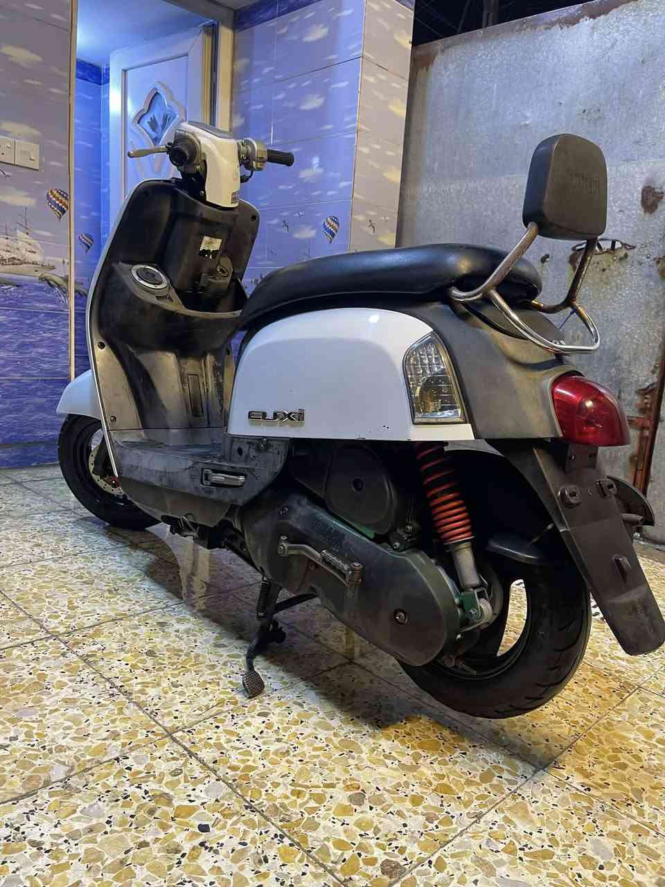 السلام عليكم دراجة بوليس كابريتر دراجة نضيفة كلش دراجة صارلها شهرين نازلة من رمبة مكاني كمالية السعر 750
 ***********
