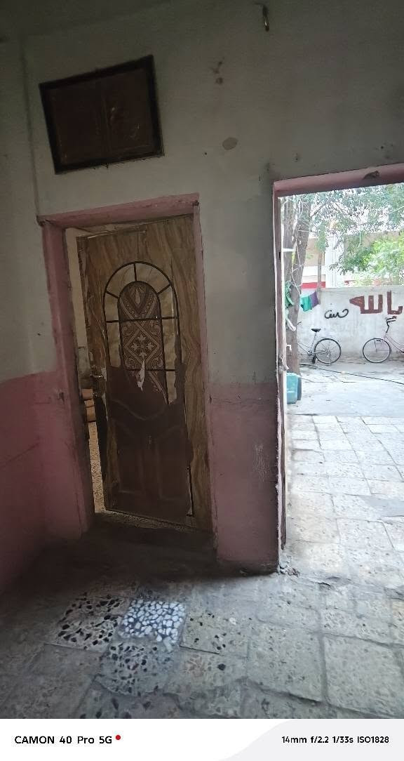 بيت تجاوز للبيع في النجف الاشرف حي النصر بنزين خانه بغرفه وصاله ومطبخ واستقبال وتخاريج وطارمه سعر البيت 6 ملايين ونص يخلصك من الايجارات وترتاح البيت يراد له شويه ترميم اتواصلوا على الواتساب او على ماسنجر الرقم ‏‪+9647800246005‬‏
