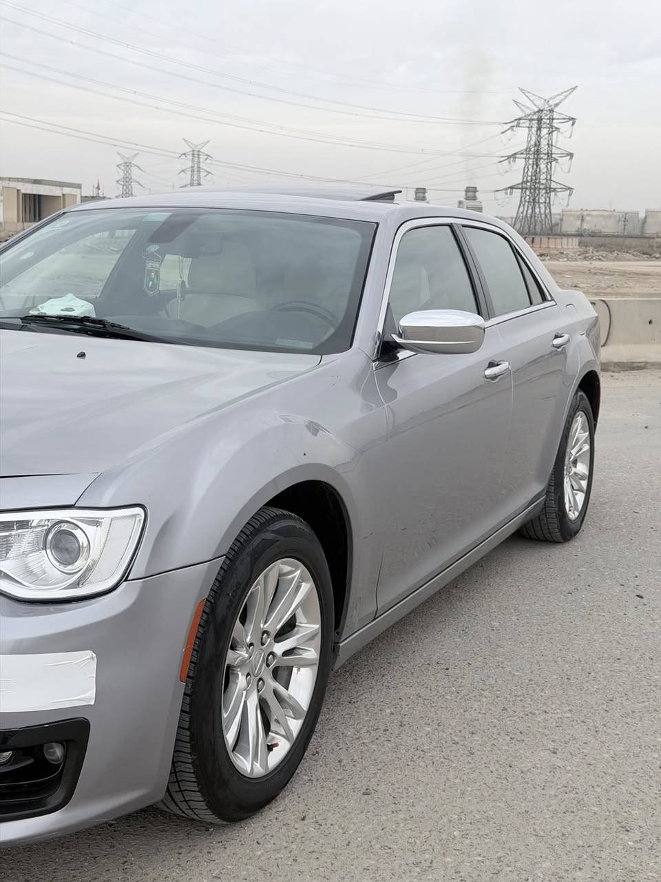 السلام عليكم سياره للبيع وبامه 2017 داخله كندي بكتاب ضباط بيهه 3 قطع صبغ و قطعه تبديل جاملغ جهت العبري300c فول مواصفات بانو رامه تحكم ستيرن شاشه كبيره خزن ميموري تحكم كشنات  داخل لونين بلاد كشنات تدفئه تبريد وبيهه هواي موصفات مواصفات ل c معروفه محرك 3600 v6 وسعرهه 235 ورقه وبيهه مجال واي ستفسار التواصل عل رقم ***********
