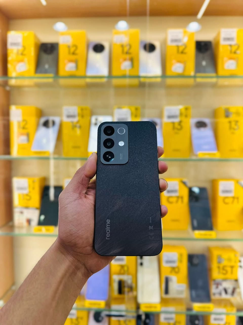 عرض خاص على اجهزة ريلمي 
خصم على الاسعار 

ريلمي سي 85 

✅ شاشة 6.8 إنج HD+
✅ معدل تحديث 144Hz تجربة سلسة
✅ بطارية عملاقة 7000mAh
✅ شحن سريع 45W
✅ كاميرا خلفية 50MP
✅ كاميرا أمامية 8MP
✅ معالج قوي للاستخدام اليومي
✅ مقاومة ماء وغبار IP69
✅ نظام Android 15 – Realme UI
هاتف عملي، بطارية تدوم وياك طول اليوم

⸻⸻⸻⸻⸻⸻
📱 Realme C85 Pro – تجربة أقوى وشاشة أروع

✅ شاشة AMOLED 6.8 إنج FHD+
✅ معدل تحديث 120Hz
✅ بطارية ضخمة 7000mAh
✅ شحن سريع 45W
✅ معالج Snapdragon
✅ كاميرا خلفية 50MP
✅ كاميرا أمامية 8MP
✅ مقاومة ماء وغبار IP69
✅ نظام Android 15 – Realme UI

للاستفسار   ***********  💖💖💖
