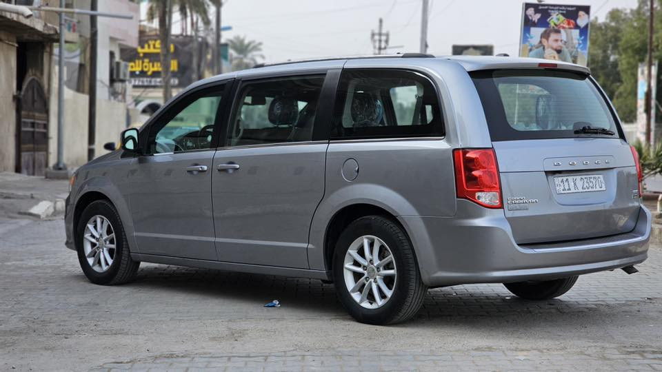 السلام عليكم للبيع فقط الي يدور نضيف ومشي قليل دوج كرفان 2019 بدون صبغ بدون ايرباك بجم كبس ماشيه 56 حقيقي شرط الفحص ع ايد وحده من موديلها لحد الان مكفوله غير حادث امريكه مبدل بيها جنطه ودعاميه خلفيه اصليه نفس اللون مطابق 100‎%‎ مواصفات SXT ابواب وجنطه كهرباء 3 قطع تبريد كشنات جلد وكهرباء وبلع شاشه وكامرا دواره محرك 3600 شرط ممفتوح كفاله عامه سياره كلشي ع بلاد منبدل بيها اي شي وشرط الفحص استخدام عائلي كل غراضها موجوده ارضيات كاربد الشاشه الاصليه موجوده شغاله عده كامله وسياره اي نقص  مابيها السعر 205 وبي مجال بصيط وكلشي اكو بلسوك حسب نضافت سياره واسف ع اطاله ***********
